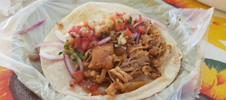 Carnitas Estilo Michoacan (frente Ala Gasolinera Del Cerrito De La Cal) food