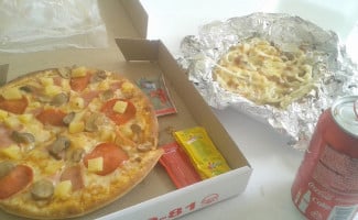 Zherry's Pizza food