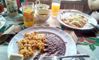 Testaurante En El Malecon food