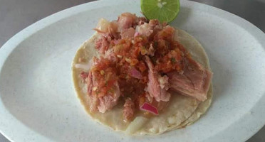 Tortas Ahogadas Y Carnitas Machain food