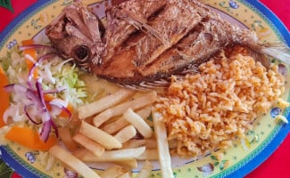 El Barco Suc. Aldama food