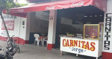 Carnitas Jorge outside