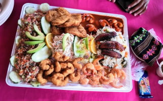 Mariscos El Pargo food