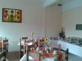 Los Girasoles food