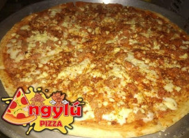 Pizza Angylú food