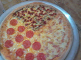 Oro's Pizza food