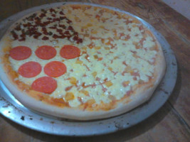 Oro's Pizza food