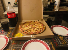 Barco's Pizza food