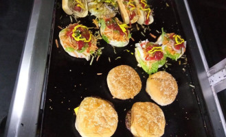 Tacos Hamburguesas El Jefe food