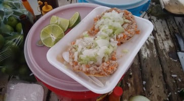 Don Trini Mariscos food