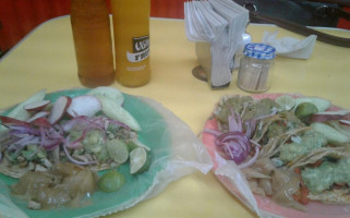 Tacos El Grillo food