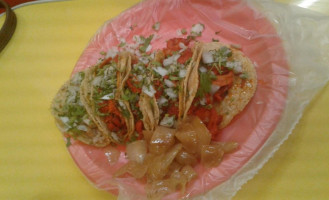 Tacos El Grillo food