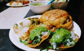 Taquería Sabroso food