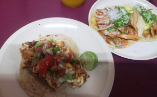 Taqueria Guzman food