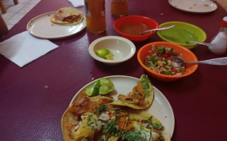 Taqueria Guzman food