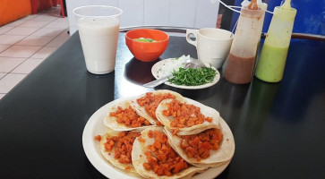 Tacos Los Gavilanes food