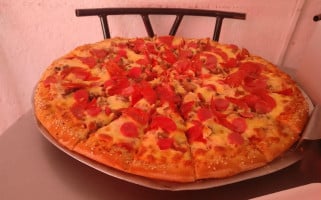 Pizzas Don Rigo food