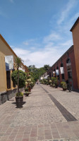 Callejon Del Hambre outside