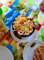 Aja Chuy Mariscos food