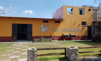 La Gallera outside