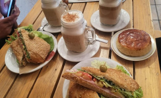 La Reliquia Café food