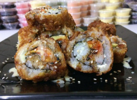 Takusan Sushi food