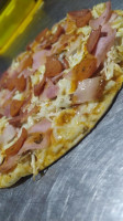 Lyonel Pizza food