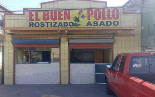 El Buen Pollo outside