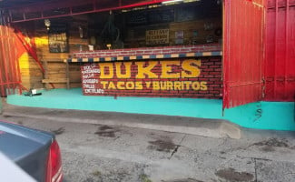 Dukes Del Mirador food