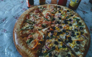 Mamanino's Pizza food