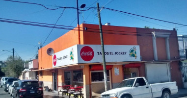 Tacos El Jockey outside