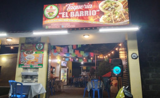 Taquería El Barrio inside