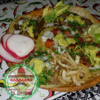 Taquería El Barrio food