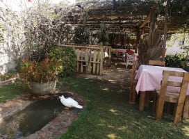 El Jardín De Cecy inside