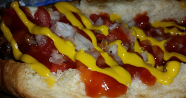 Hot Dogs Y Hamburguesas La Esquinita food