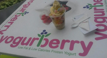 Yogurberry Parque La Colina food