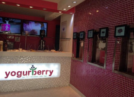 Yogurberry Parque La Colina food