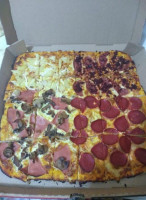 La Pizza Y Algo Mas food