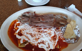 Don Luis Carnes Al Carbón food