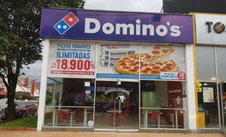 Domino's Pizza Colina food