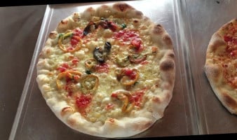 Pizza Andante food