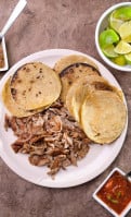 Arcos Tacos Y Parrilla food