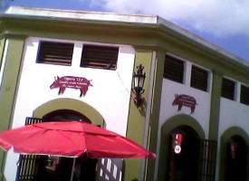 Taqueria Leo Carnitas Al Estilo Michoacan outside