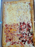 Lilo's Pizza food