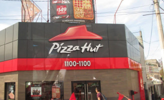 Pizza Hut inside