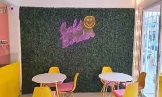 Café Border inside