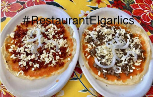 El Garlic’s Sarita food