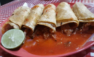 Tacos El Güero food