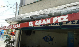 El Gran Pez outside