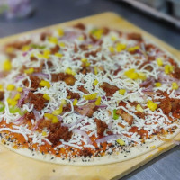 Pavali Pizza food